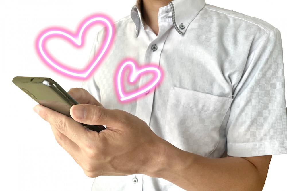 連絡を待つわくわく男性